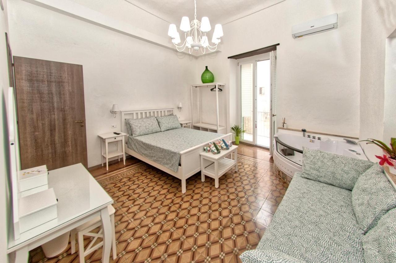 La Serva Padrona Таранто Экстерьер фото
